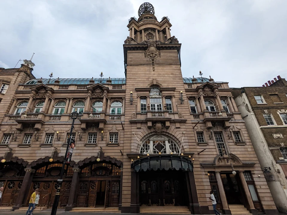 Sobre el Teatro